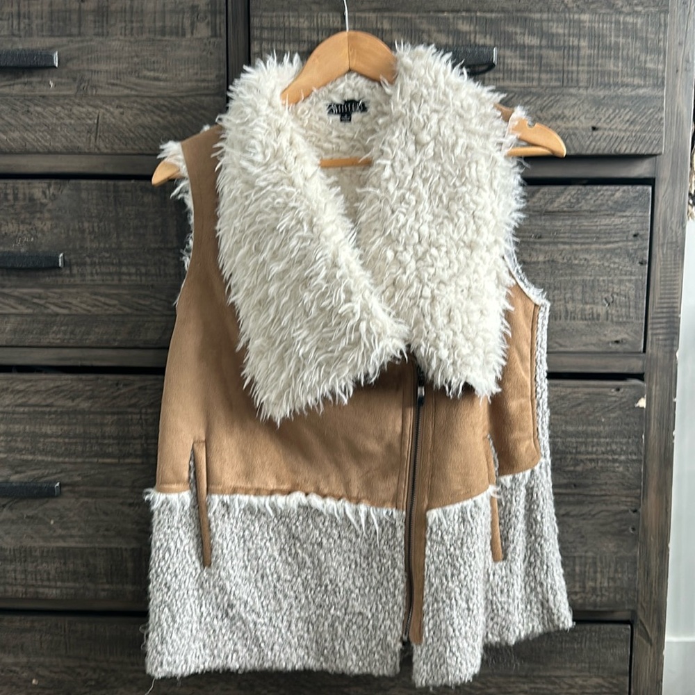Sisters Vest